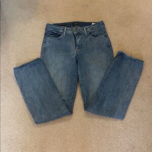 NYDJ | Marilyn Straight‎ medium wash jeans - size 8